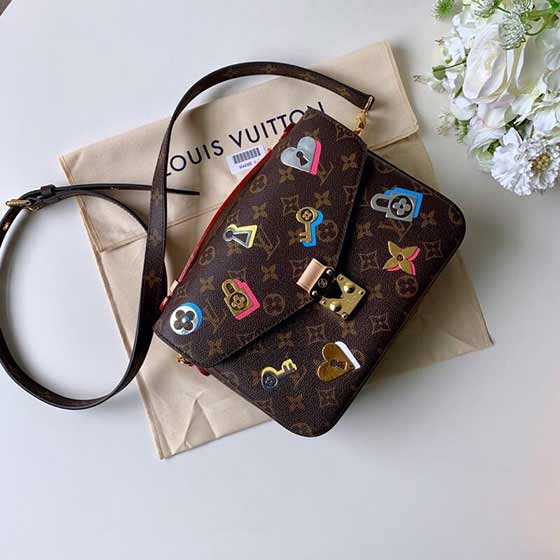 LV/路易威登限定款愛情鎖METIS手袋