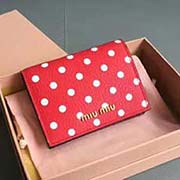 MIUMIU 5MV204口袋小錢包pocket wallet 專柜新款小錢夾今年fashion的印花設(shè)計(jì) 里外都是進(jìn)口高等牛皮山羊紋 內(nèi)壓197A 百元鈔銀行卡硬幣零錢通通可以收入其中 size