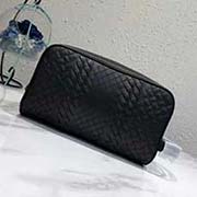  Bottega Veneta bv編織洗漱包washing bag 意大利 胎牛皮 資深老師傅 編織 柔軟無比 高等皮料搭配工匠超凡手藝 終成就其極致奢華 V98020黑色 26 10 15