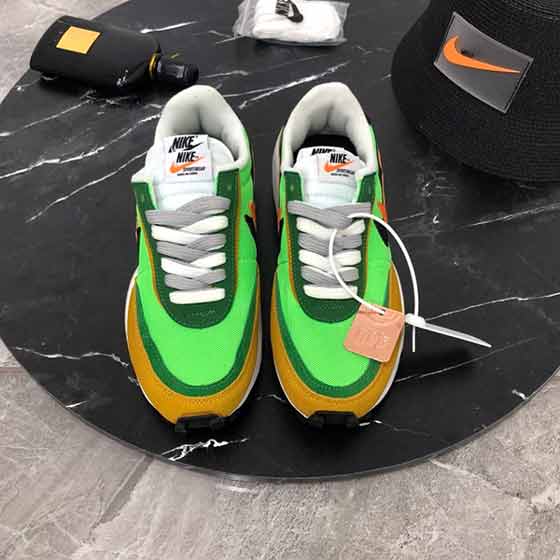 女鞋折扣店Sacai x Nike LVD Waffle聯(lián)名走秀款解構(gòu)