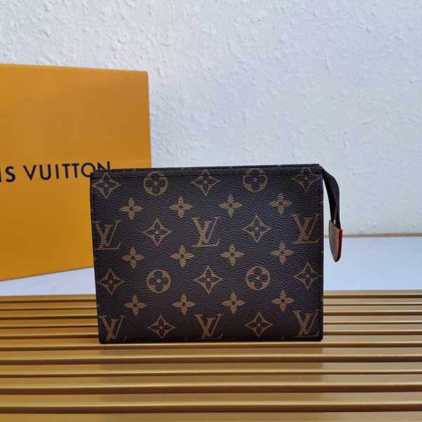 LV Monogram帆布化妝盒盥洗袋，取放便捷，輕松放入手袋！