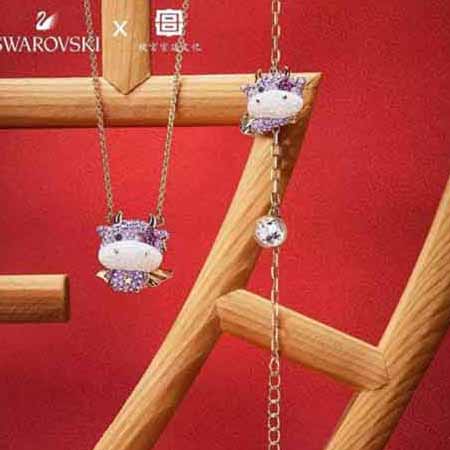 大牌珠寶飾品Swarovski 萌趣小金牛 本命年 鎖骨項(xiàng)鏈